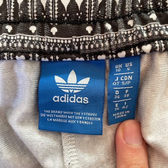 Adidas Casual Shorts with Pattern Print - Picture 3 of 3